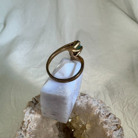 Vintage 10K yellow Gold Ring With Emerald Stone & Diamond Stones Size 5.75/6 3Gr - Picture 2 of 8